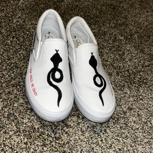 DIY Taylor Swift slip on shoes